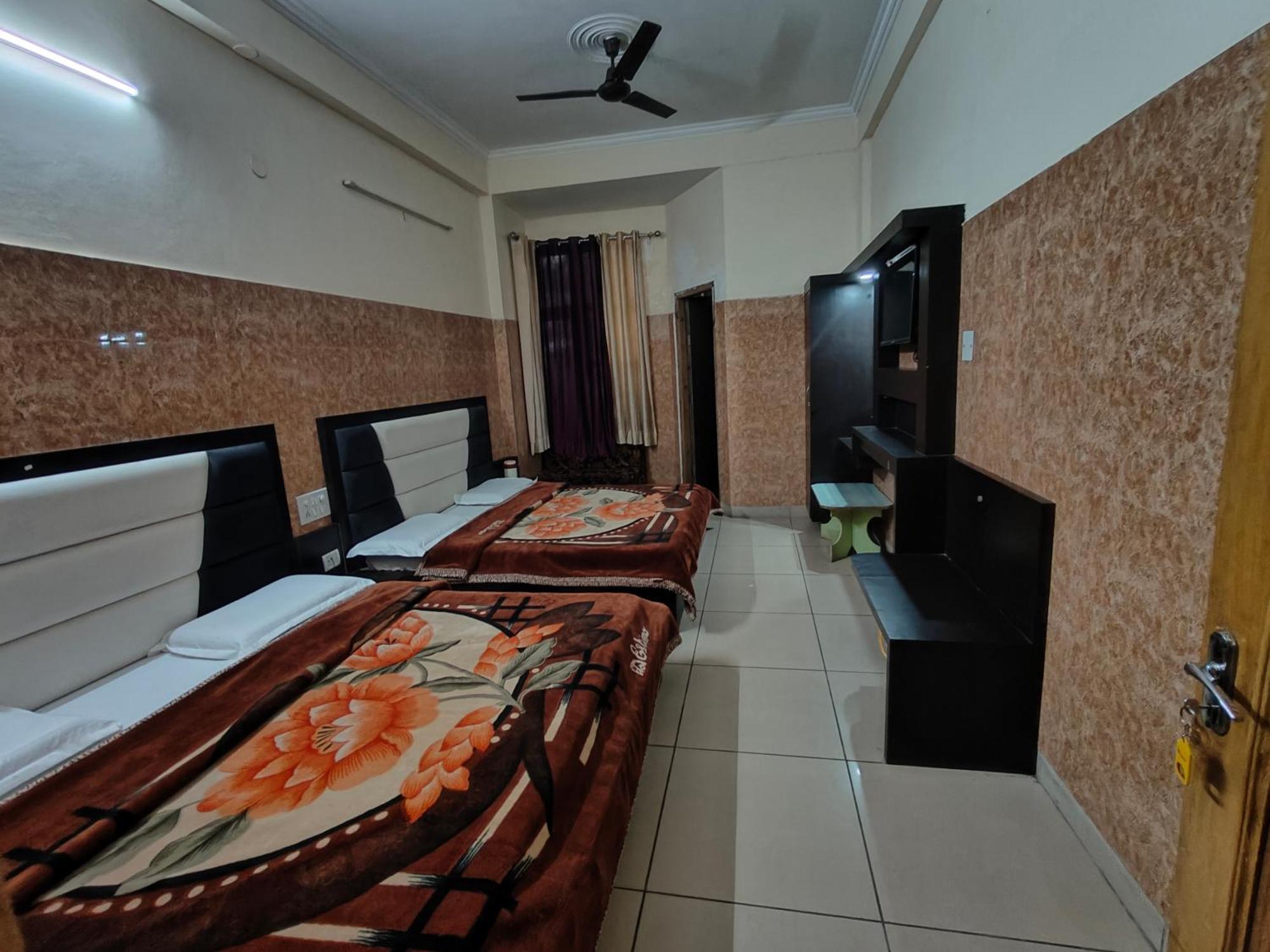 Aashirwad Hotel Katra  Exteriér fotografie